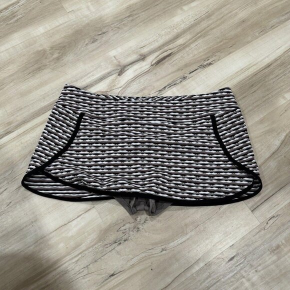 Women’s Athleta Mini Skirt Geometric Brown Size Medium M - Picture 1 of 6